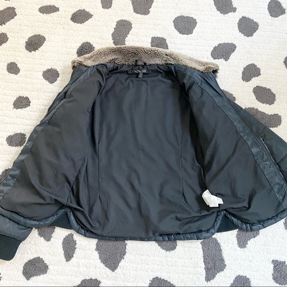 VANS Black Jacket w/Faux Fur Collar - Picture 11 of 16